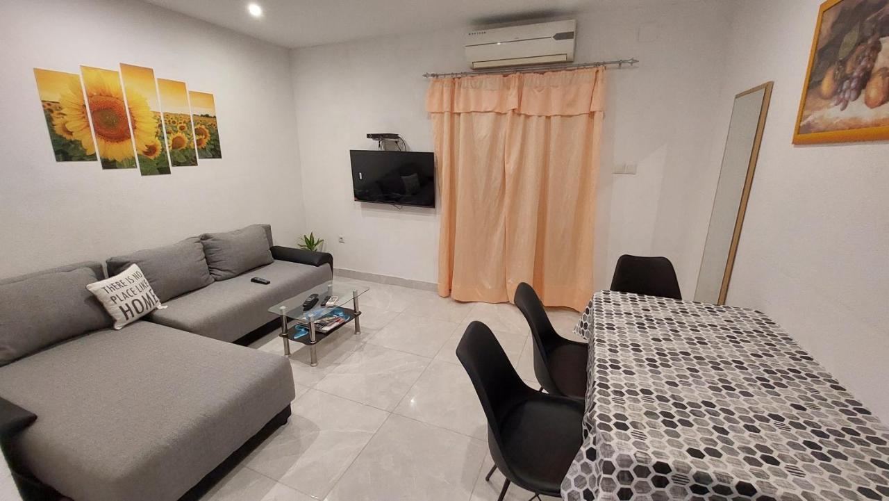 Apartments Pletikosa 브로다리카 외부 사진